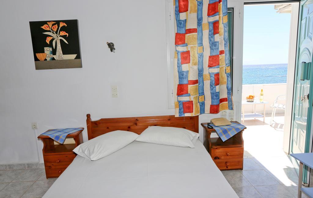 פלומרי Akrogiali Hotel חדר תמונה