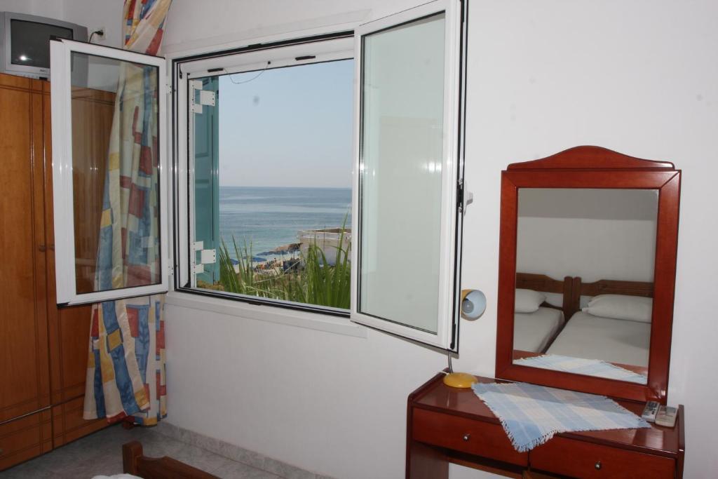 פלומרי Akrogiali Hotel מראה חיצוני תמונה