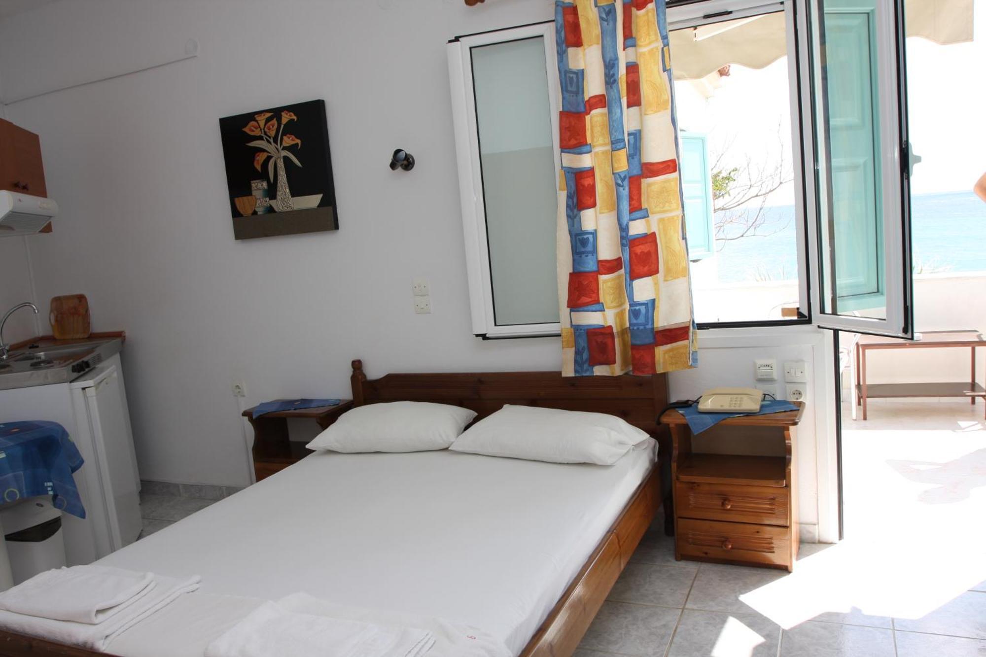 פלומרי Akrogiali Hotel מראה חיצוני תמונה
