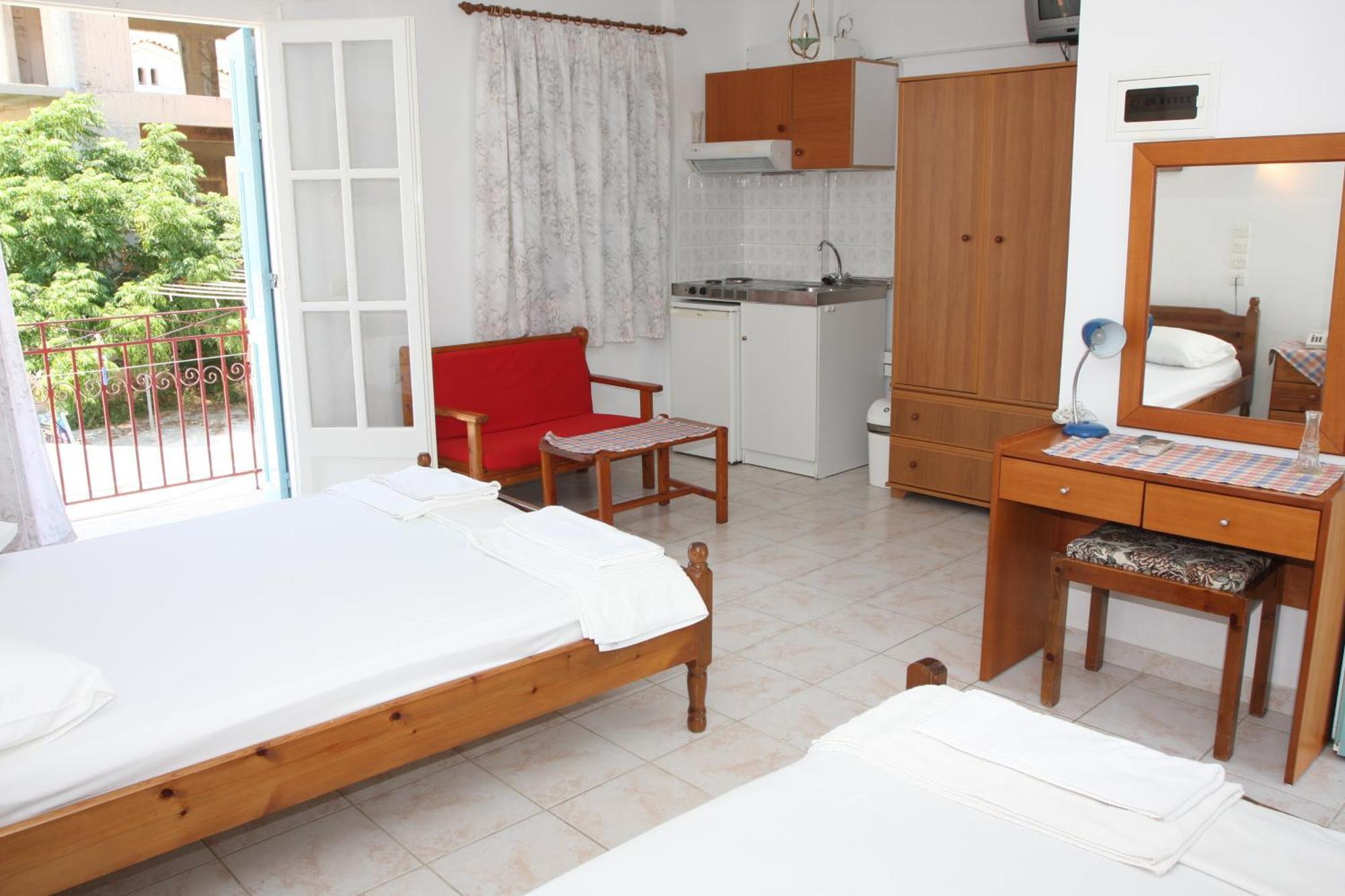 פלומרי Akrogiali Hotel מראה חיצוני תמונה